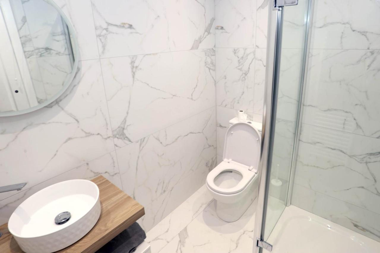 Entire Penthouse Apartment With Sea Views ポートラッシュ エクステリア 写真