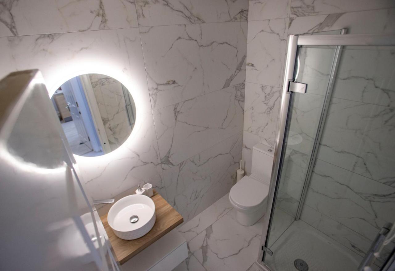 Entire Penthouse Apartment With Sea Views ポートラッシュ エクステリア 写真